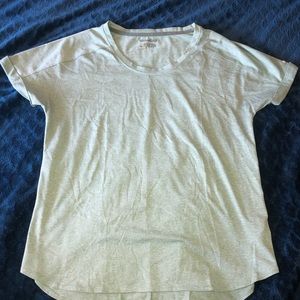 Very comfy work out shirt!